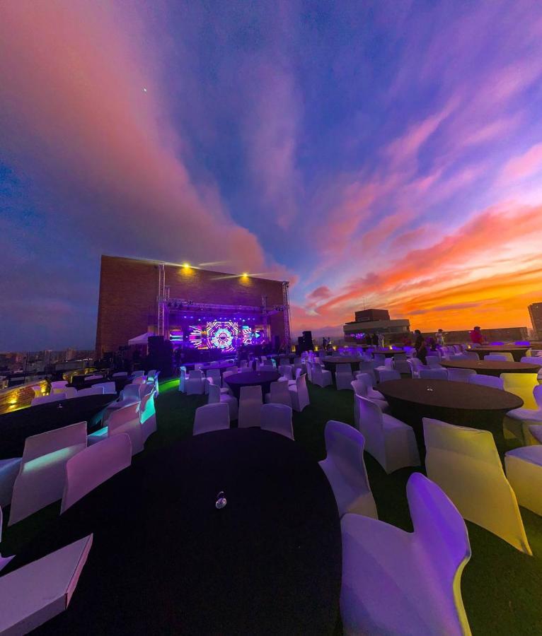 Hotel Dann Carlton Barranquilla Y Centro De Convenciones Exterior photo The View Rooftop