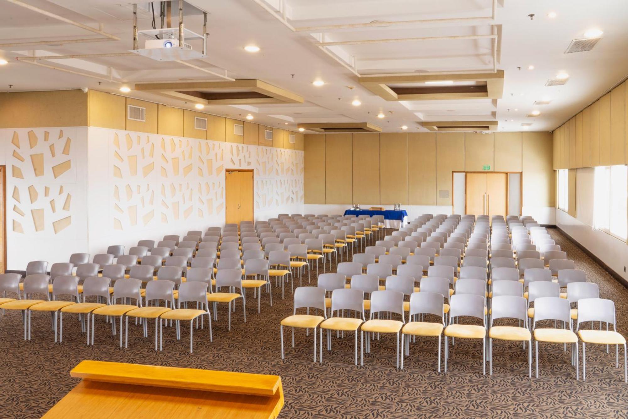 Hotel Dann Carlton Barranquilla Y Centro De Convenciones Exterior photo The main conference room